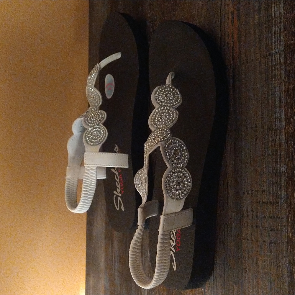 Skechers Yoga Foam Sandals